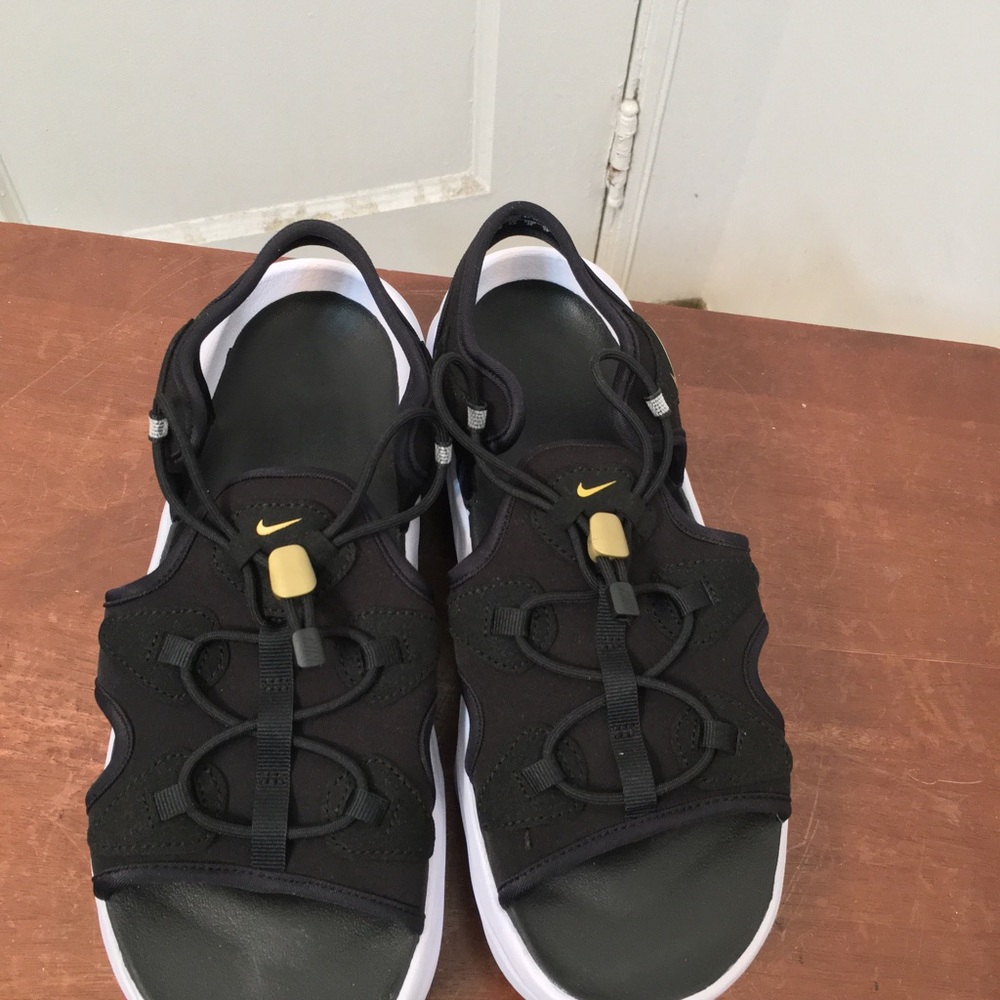 Nike Women’s Air Max Koko Black/White Sandal brand new without box size US10 - Picture 5 of 9